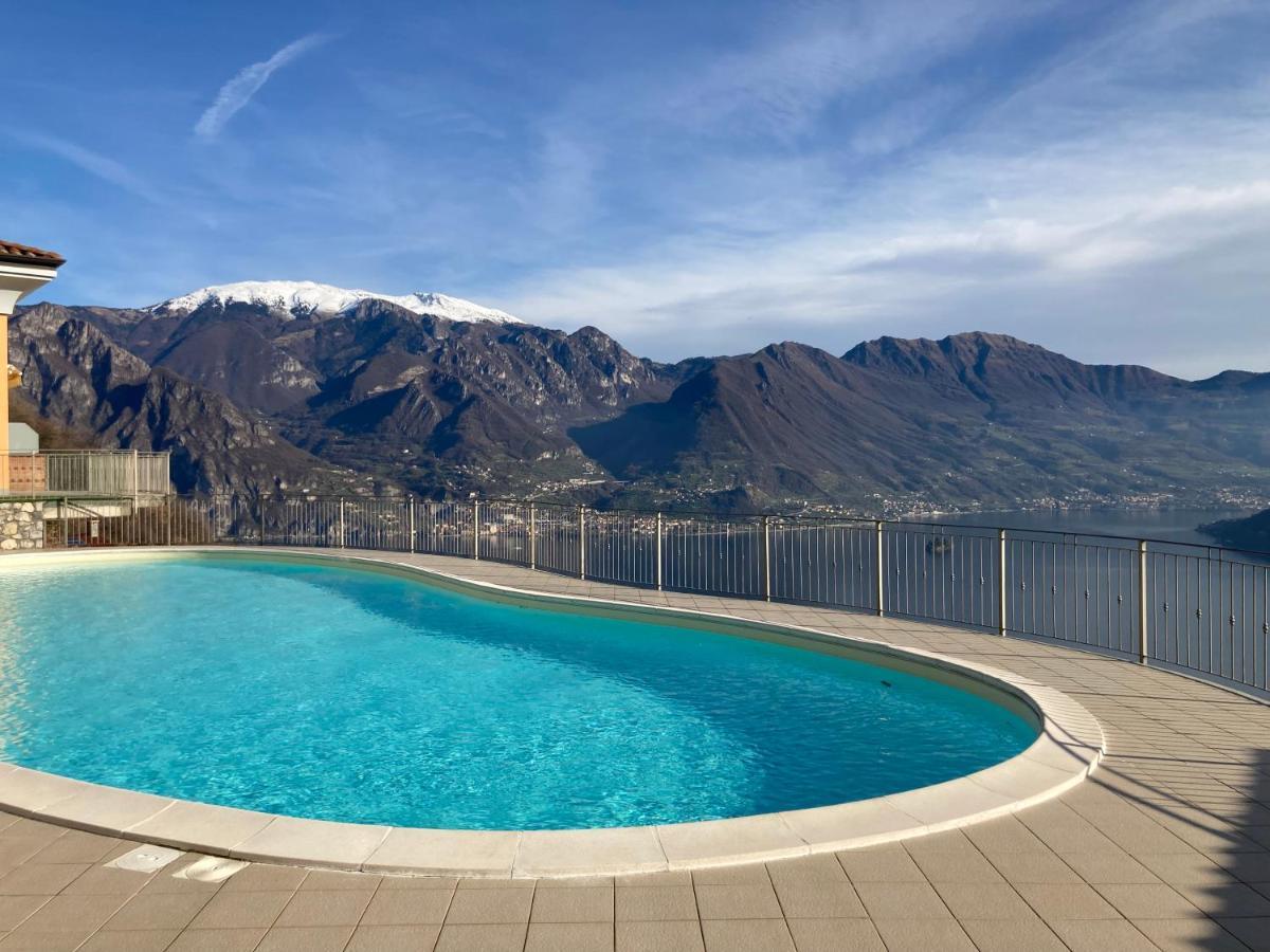 Appartamento Grande Terrazza Vista Lago Parzanica Bagian luar foto