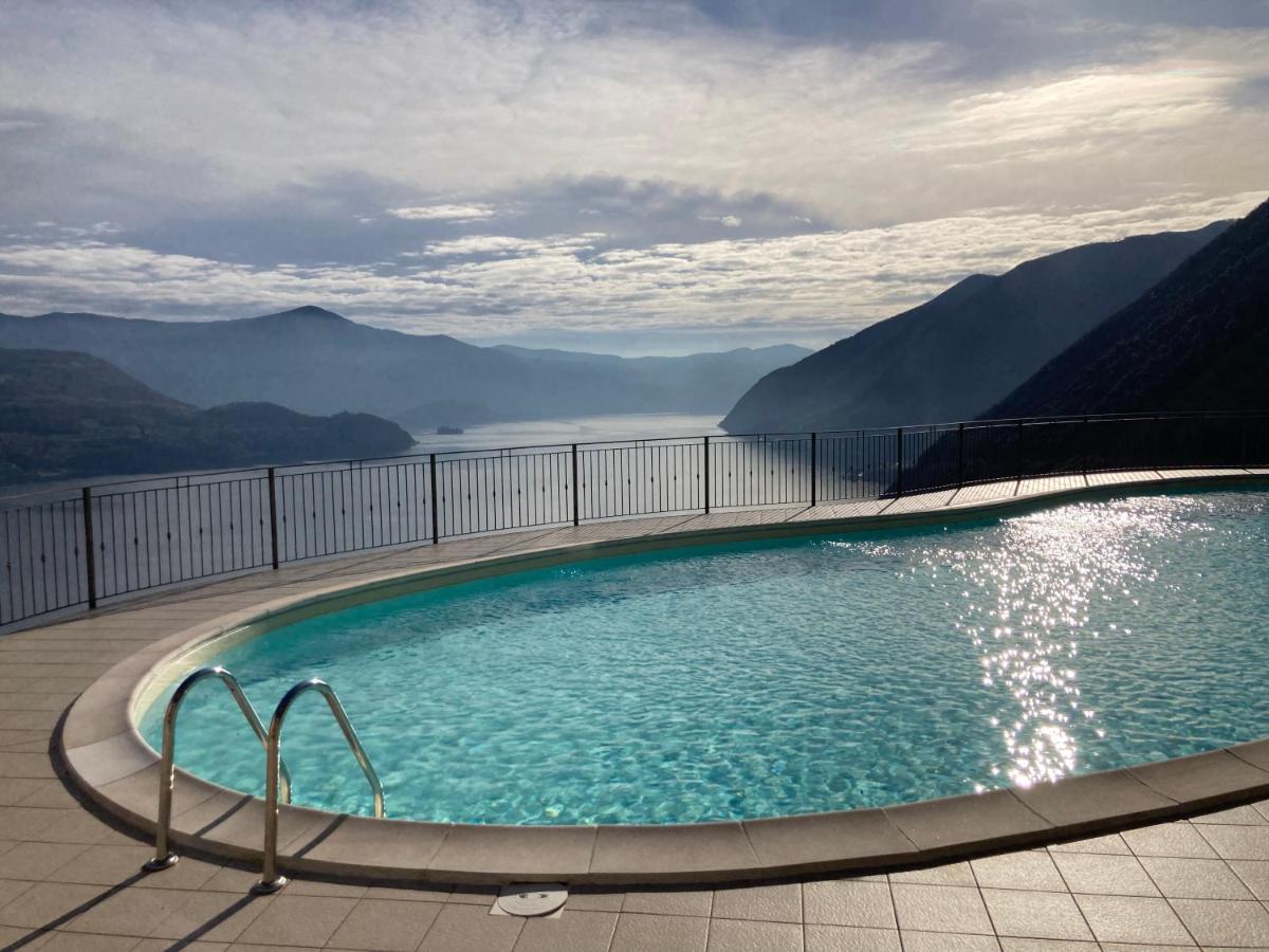 Appartamento Grande Terrazza Vista Lago Parzanica Bagian luar foto