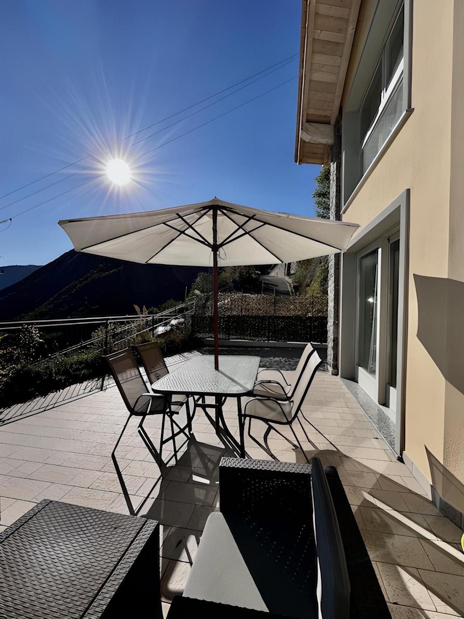 Appartamento Grande Terrazza Vista Lago Parzanica Bagian luar foto
